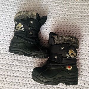 Black Winter Boots with Bird Design